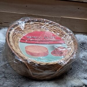 Bamboo Basket with 8 Paper Plate Holders